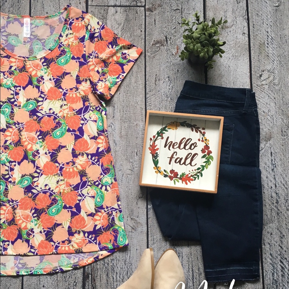LuLaRoe Paisley Classic T-shirt